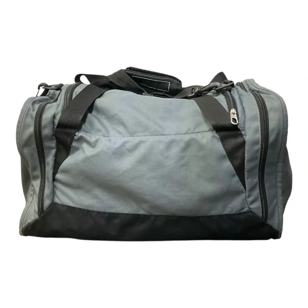 🏋️‍♂️ Nike Gray & Black Duffel Bag — Gym /‎ Travel / Sports Carryall 💼